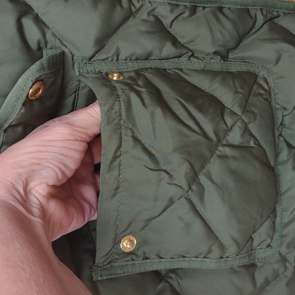 Woolrich Women's Olive Quilted Washable Down Insulated Full Zip Vest Gold Detail - Picture 5 of 9